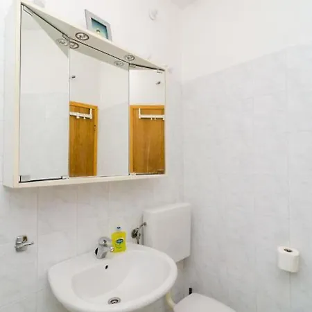 Apartment House Lopin